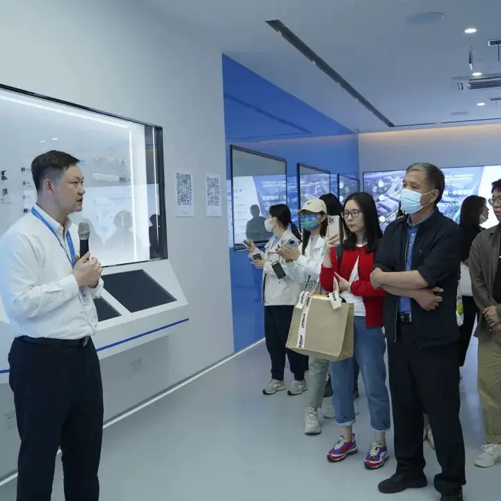 媒体聚焦 | 央媒“高质量发展调研行”走进中国视谷，体验先临三维高精度3D视觉技术